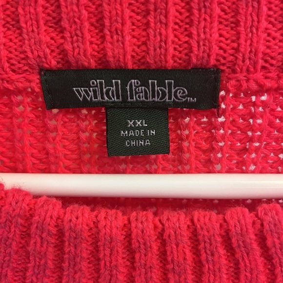 Woman’s sweater super comfy and very warm… - Picture 2 of 7